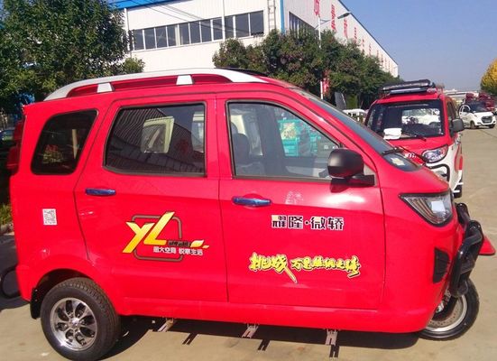 sloot de Nieuwe Goedkope Vrachtwagen van de de Goede Kwaliteitsstortplaats van 2018China 175cc Tuc Tuc Travel 3 de Motorfietsaanhangwagens van de Wielenbenzine Cabinedriewieler in