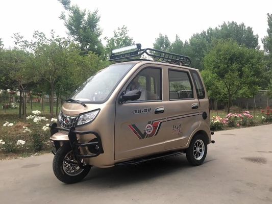 De gesloten Volwassen Taxi Met drie wielen van 150cc 50kg