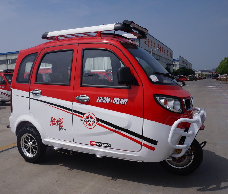 De hete Chinese van de Motorfietstrike van yaolongxiaofeilong Autoped Tuk Tuk met Cabineriksja sloot Cabinedriewieler in
